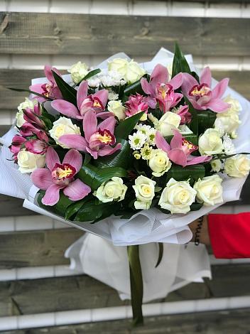 Букет цветов из: Розы и Хризантемы в Лямино