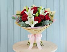 Букет цветов из:  Лилии и Розы в Лямино