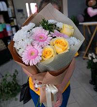Букет цветов из:  Герберы, Розы и Хризантемы в Лямино