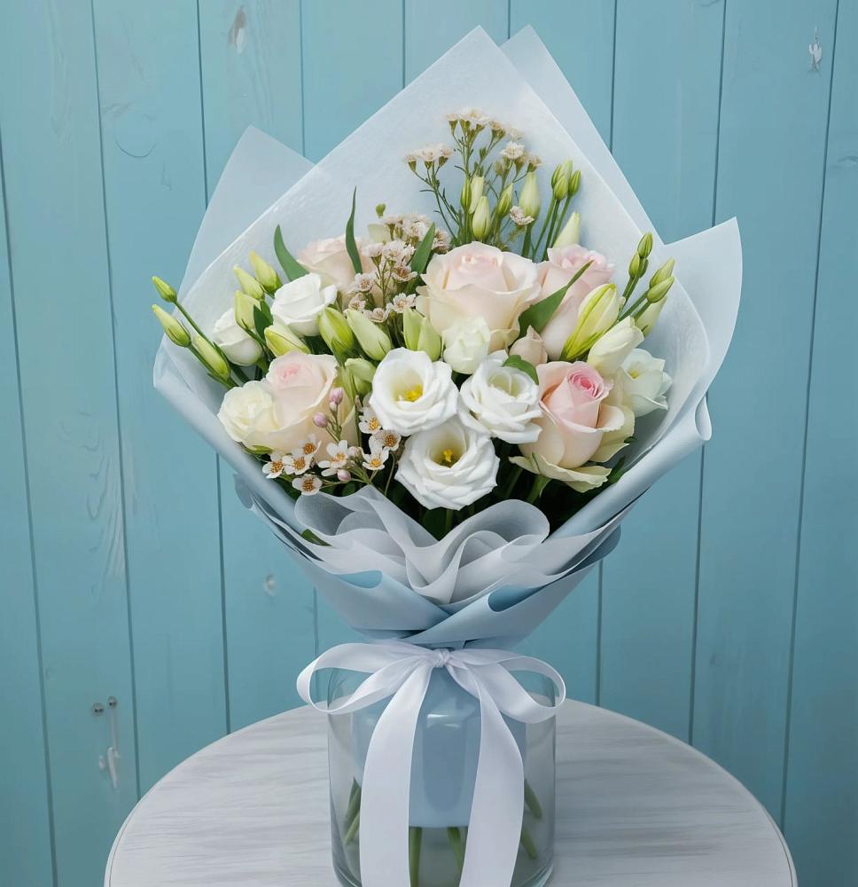 Букет цветов из: Розы и Лизиантусы в Лямино