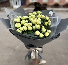 Букет Белые кустовые розы Солинеро в Лямино