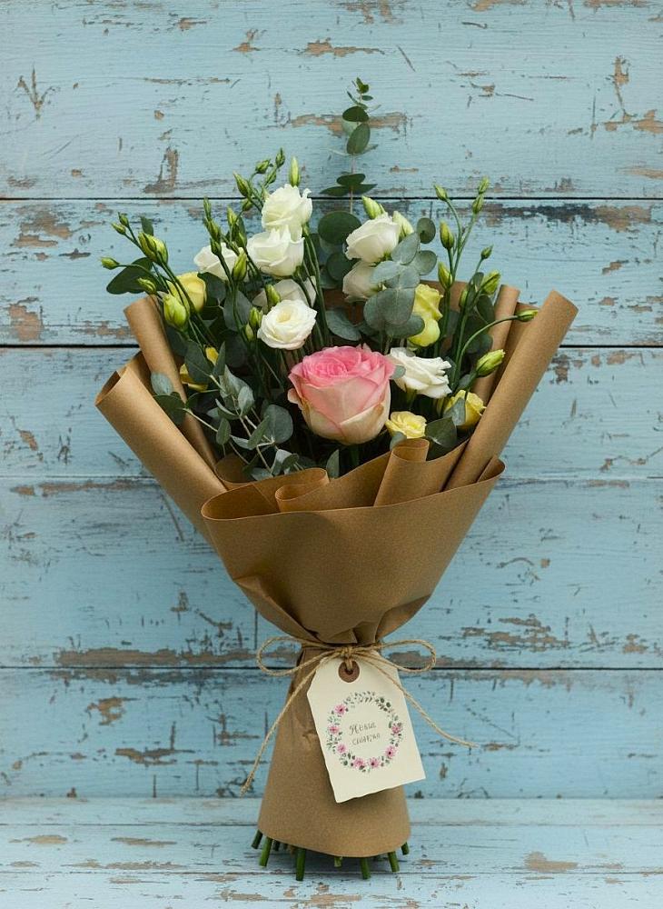 Букет цветов из: Розы и Лизиантусы в Лямино