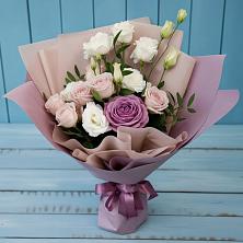 Букет цветов из:  Розы и Лизиантусы в Лямино