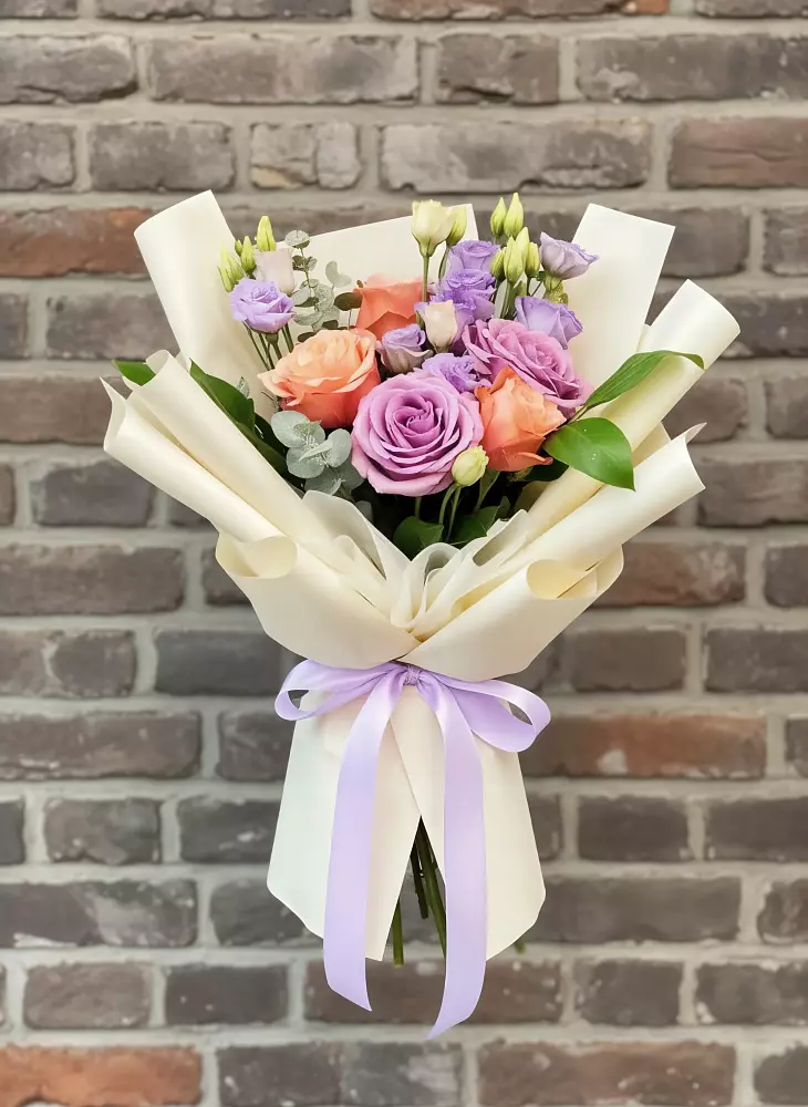 Букет цветов из: Лизиантусы и Розы в Лямино