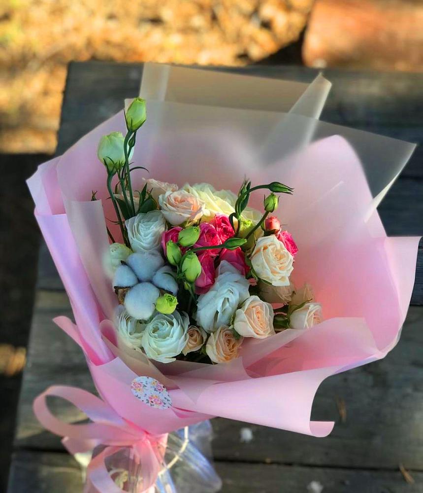 Букет цветов из: Розы и Лизиантусы в Лямино