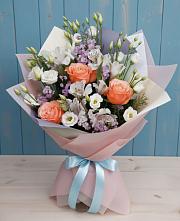 Букет цветов из:  Лизиантусы, Розы, Альстромерии и Гипсофила в Лямино