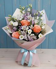 Букет цветов из:  Лизиантусы, Розы, Альстромерии и Гипсофила в Лямино