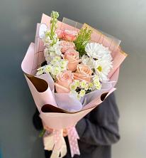 Букет цветов из:  Хризантемы и Розы в Лямино