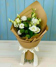 Букет цветов из:  Хризантемы и Лизиантусы в Лямино