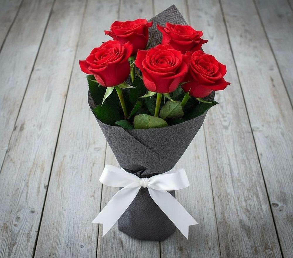 Букет 5 Красных роз Эдлесс Лав в Лямино