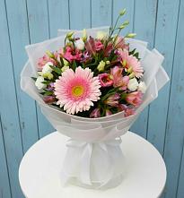 Букет цветов из:  Герберы, Альстромерии и Лизиантусы #REPLACE_PRED# Лямино