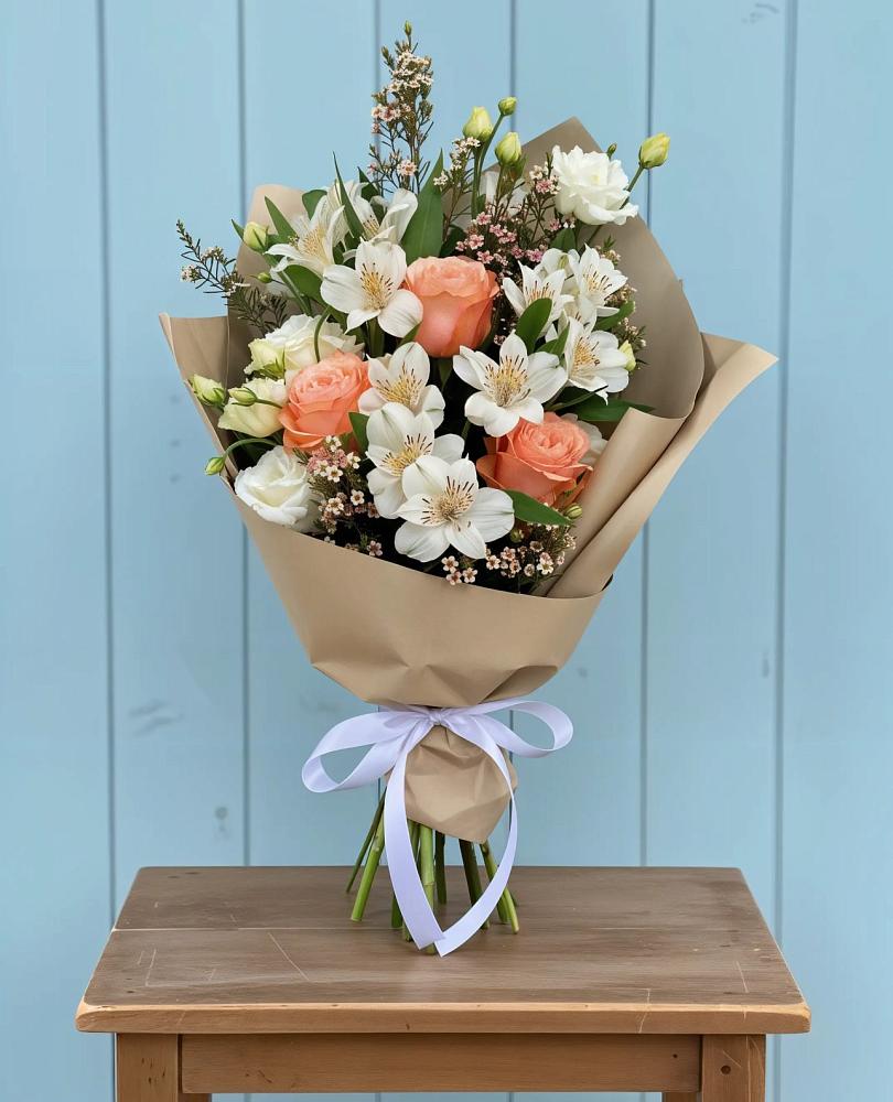 Букет цветов из: Альстромерии, Лизиантусы, Розы и Хризантемы в Лямино