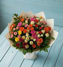 Букет Микс из разноцветных кустовых роз в Лямино