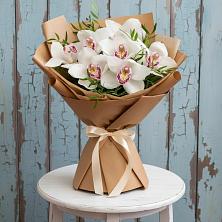 Букет цветов из:  Орхидеи и Розы в Лямино