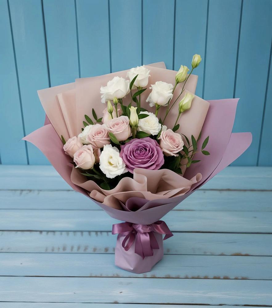 Букет цветов из: Розы и Лизиантусы в Лямино